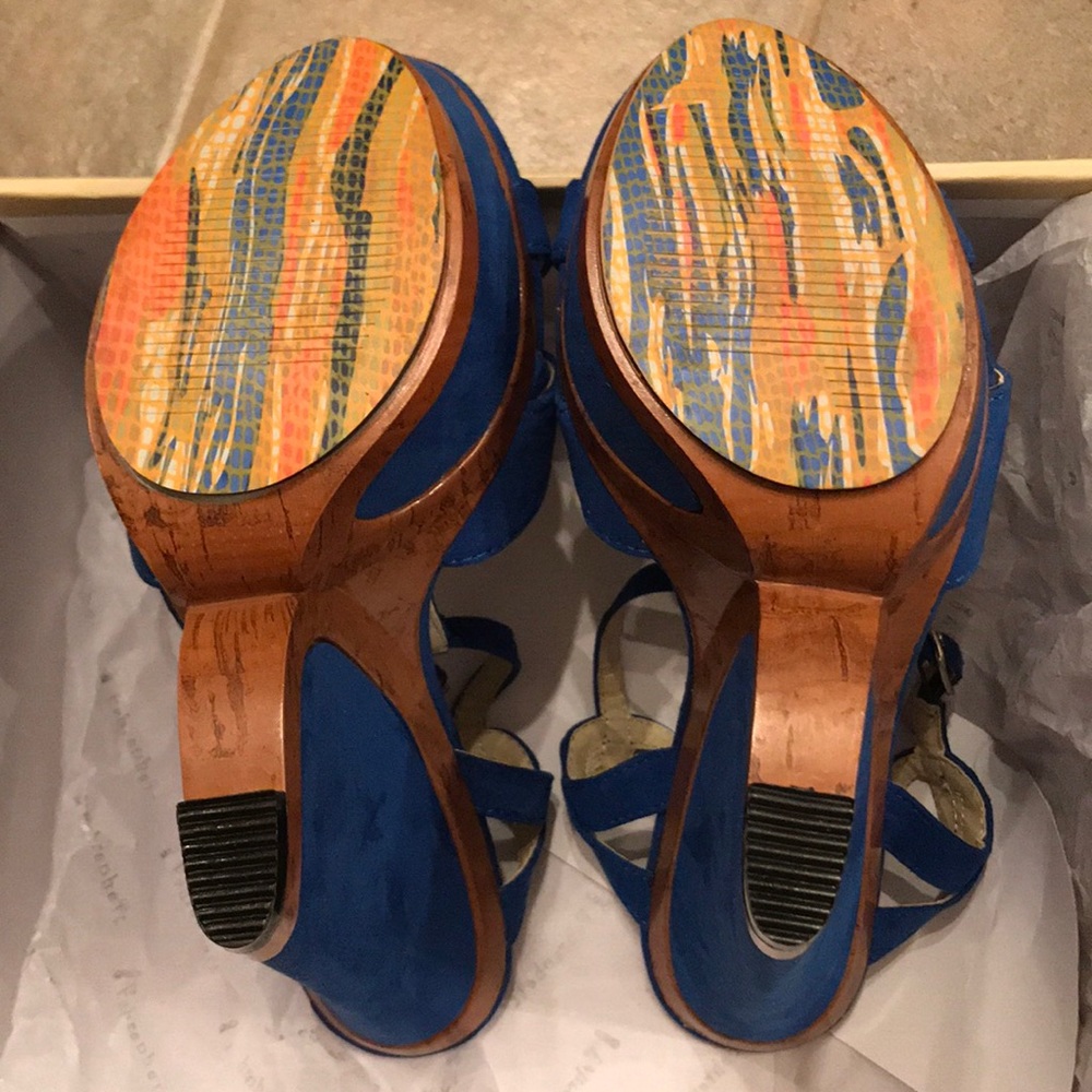🦋Wedge Heels🦋 - Picture 6 of 6